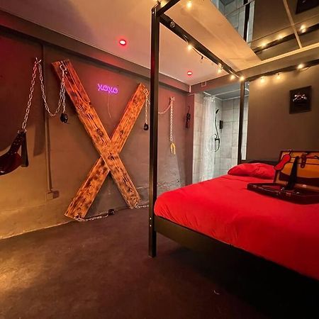 Les 50 Nuances De Rouge Loveroom Souppes-sur-Loing Dış mekan fotoğraf